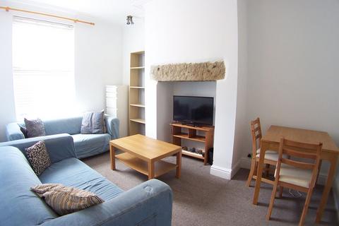 2 bedroom terraced house to rent, Thornville Place, Leeds