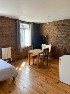 Studio to rent, NORTH END ROAD, WEST KENSINGTON, LONDON W14