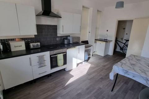 2 bedroom apartment to rent - South Road, Liverpool