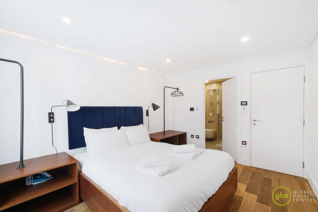 Master bedroom, en suite