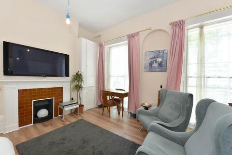 Studio to rent - Regent Square, Bloomsbury , London, WC1H