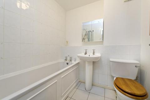 Studio to rent, Bartle Road,  Notting Hill,  W11