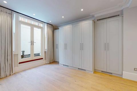 3 bedroom apartment to rent, Sloane Gardens, Chelsea, SW1W
