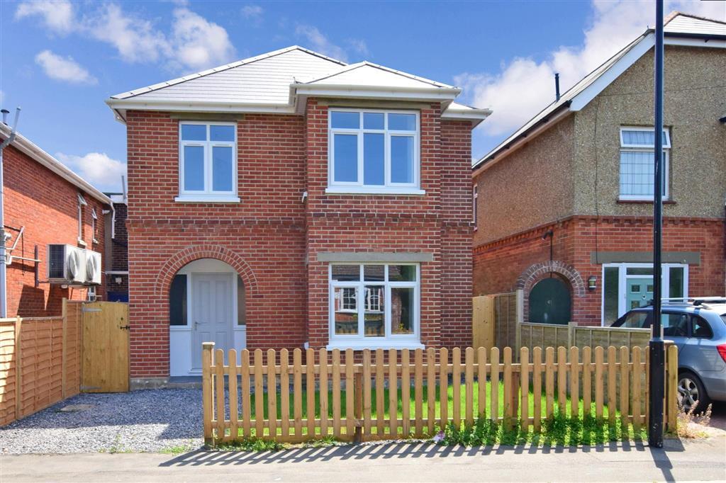 Green Lane, Shanklin, Isle of Wight 3 bed detached house for sale £