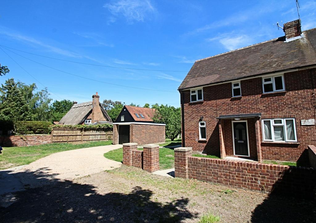 Cherry Garden Lane, Maidenhead, SL6 3QD 3 bed semidetached house £