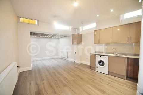 4 bedroom apartment to rent, Grafton Road, London, NW5