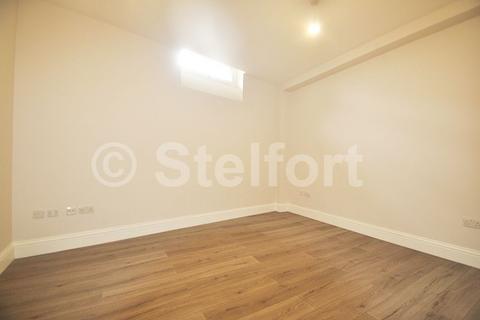 4 bedroom apartment to rent, Grafton Road, London, NW5