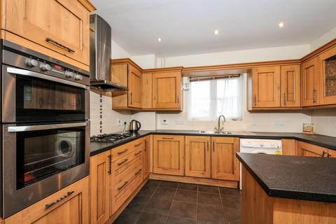 4 bedroom detached house to rent, Buckingham Park,  Aylesbury,  HP19