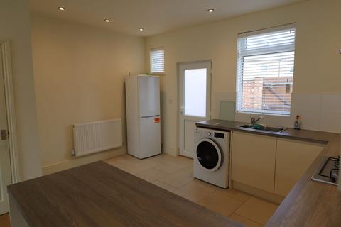 2 bedroom terraced house to rent, Kingsthorpe, Northampton NN2