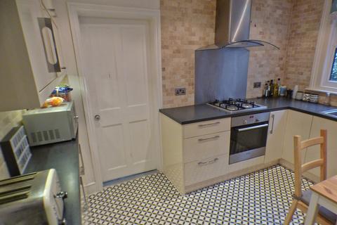 2 bedroom maisonette to rent, Squires Lane, Finchley Central, N3