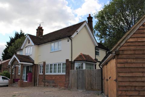 Studio to rent, Whitewebs Cottage, Main Road, Ingatestone, Essex, CM49HX