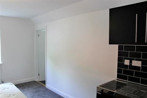 Studio to rent, Whitewebs Cottage, Main Road, Ingatestone, Essex, CM49HX
