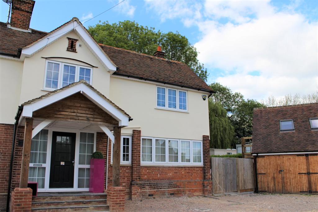 Whitewebs Cottage, Main Road, Ingatestone, Essex, CM4 Studio to rent