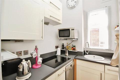 1 bedroom apartment to rent, Hazlewell Road, Putney, SW15