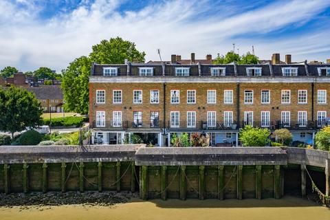 4 bedroom end of terrace house for sale, National Terrace, Bermondsey