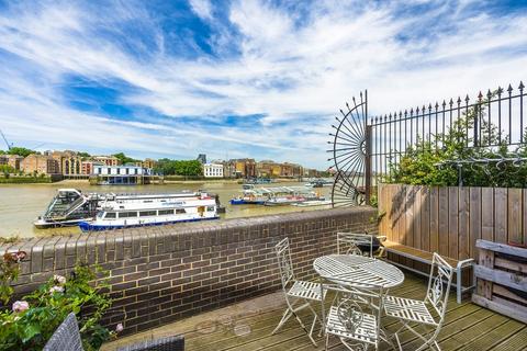 4 bedroom end of terrace house for sale, National Terrace, Bermondsey