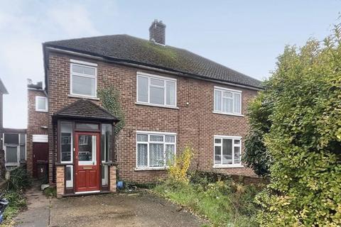 4 bedroom semi-detached house to rent, Oakway, Stifford Clays