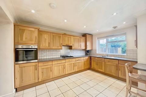 4 bedroom semi-detached house to rent, Oakway, Stifford Clays