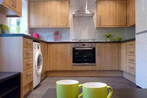 1 bedroom in a house share to rent, Newly Refurbished Deluxe Double Room - £150 deposit alternative available!