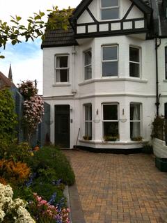 1 bedroom in a house share to rent, Extra large 17m2 double en-suite room in a fantastic location  - All bills included