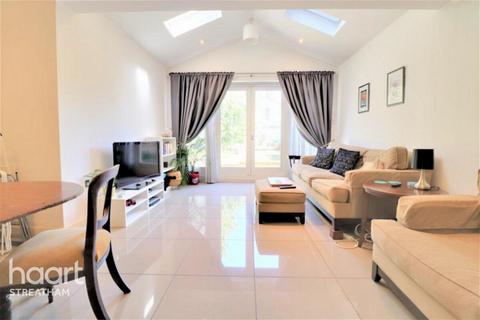 3 bedroom terraced house to rent, Alston Road, London