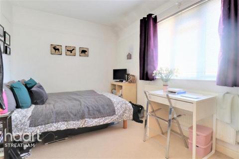 3 bedroom terraced house to rent, Alston Road, London