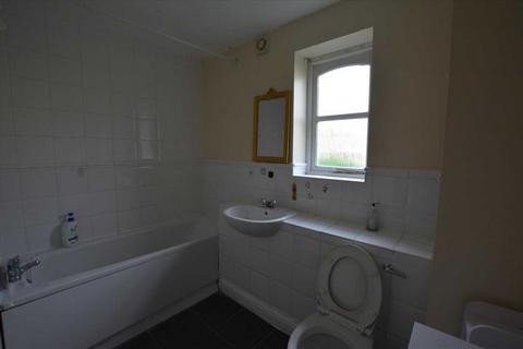 2 bedroom apartment to rent, Upton Close, Cricklewood