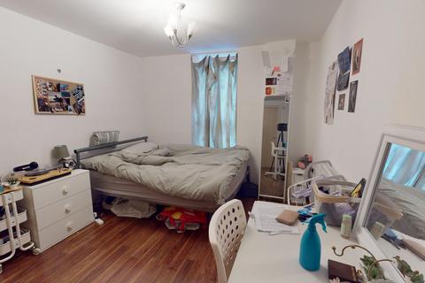 3 bedroom apartment to rent, Regent Street