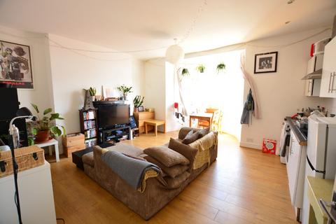 3 bedroom flat to rent, Bedford Place