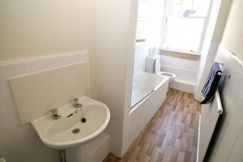 2 bedroom flat to rent, Dundonald Street, New Town, Edinburgh EH3