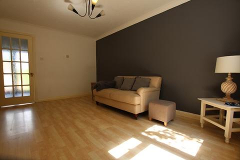 2 bedroom end of terrace house to rent, Hillwood Close, Worcester