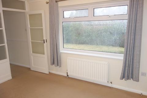 2 bedroom bungalow to rent, London Road, Devizes SN10