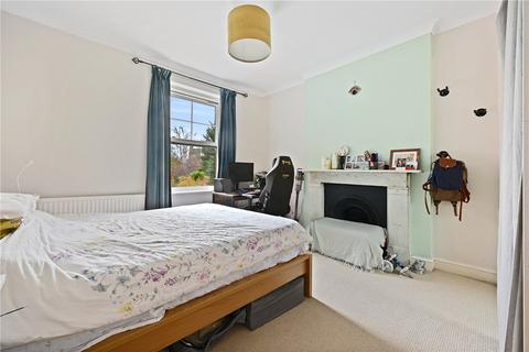 2 bedroom apartment to rent, Blenheim Gardens, London, NW2