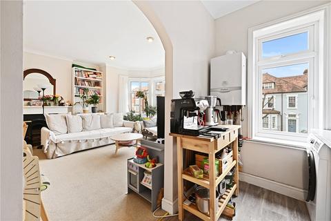 2 bedroom apartment to rent, Blenheim Gardens, London, NW2