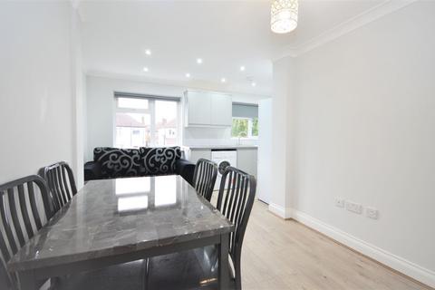 3 bedroom flat to rent, Cecil Road, North Acton, W3