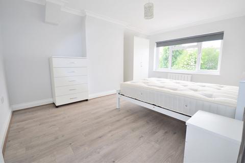 3 bedroom flat to rent, Cecil Road, North Acton, W3