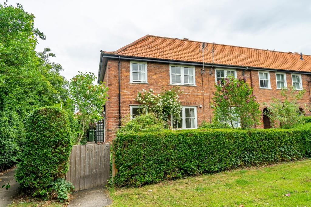 Sycamore Avenue, New Earswick, York 3 bed end of terrace house £235,000