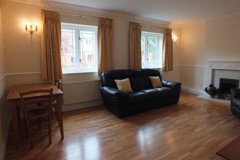 2 bedroom flat to rent, Chaucer Close, Windsor