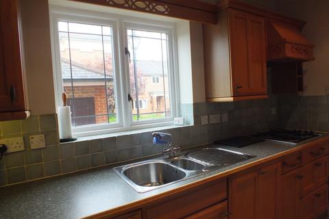 2 bedroom flat to rent, Chaucer Close, Windsor