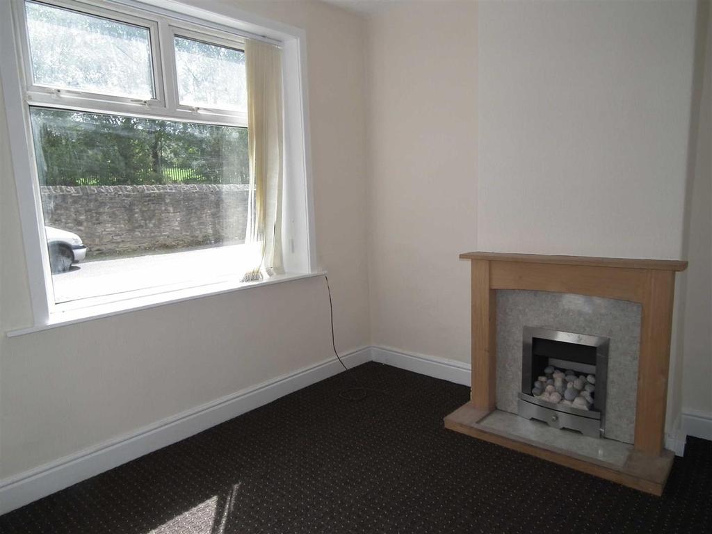 Chapel Street, Nelson 2 bed terraced house £375 pcm (£87 pw)