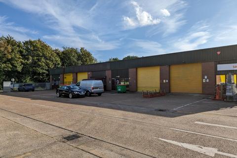 Industrial unit to rent - Unit 9 Lake Road, Quarry Wood Industrial Estate, Aylesford, Kent, ME20 7TQ