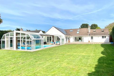 4 bedroom bungalow for sale, Cherry Tree Close, St. Leonards, Ringwood, BH24