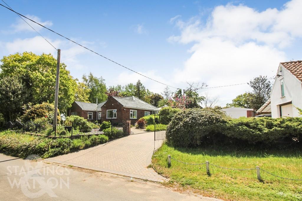 Rectory Road, Stockton (Between Loddon & Beccles) 3 bed detached