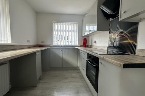 2 bedroom detached bungalow to rent, Montserrat Road, Bradford