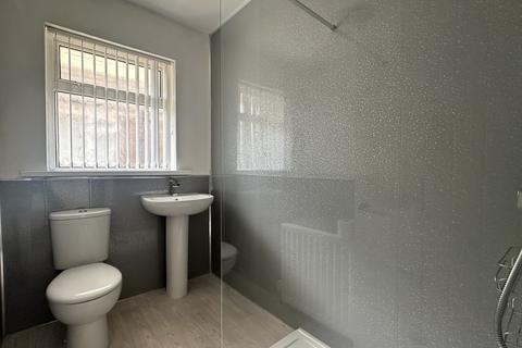 2 bedroom detached bungalow to rent, Montserrat Road, Bradford