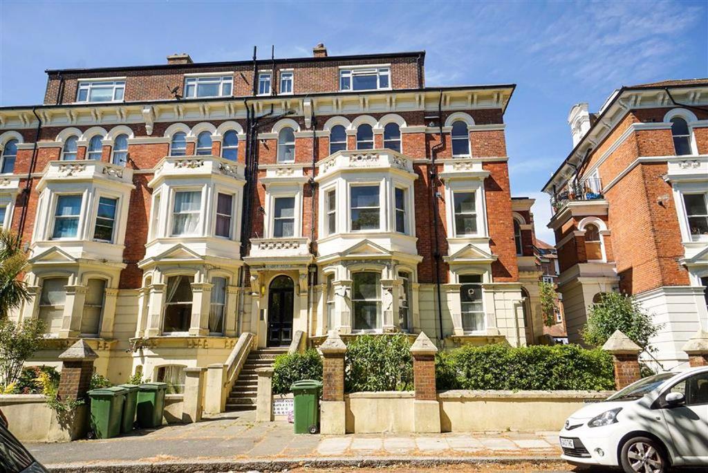 Charles Road, St. Leonardsonsea, East Sussex Studio for sale £85,000