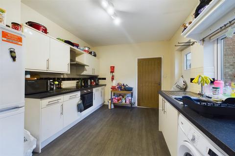 3 bedroom flat to rent, Glenthorn Road, Jesmond, Newcastle Upon Tyne