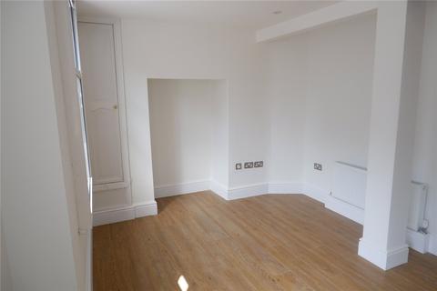 2 bedroom flat to rent, High Street, Twyford RG10