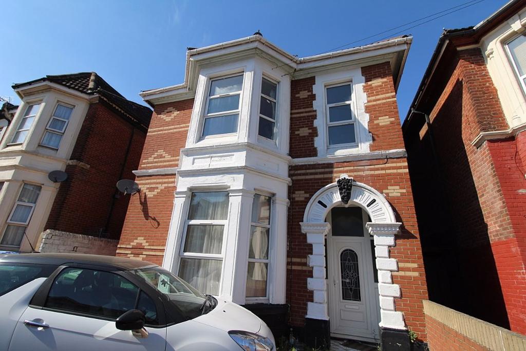 Denzil Avenue, Inner Avenue, SO14 2 bed house share £450 pcm (£104 pw)