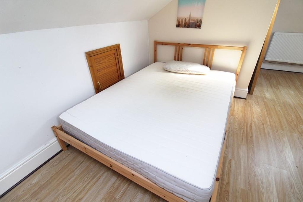 Denzil Avenue, Inner Avenue, SO14 2 bed house share £450 pcm (£104 pw)